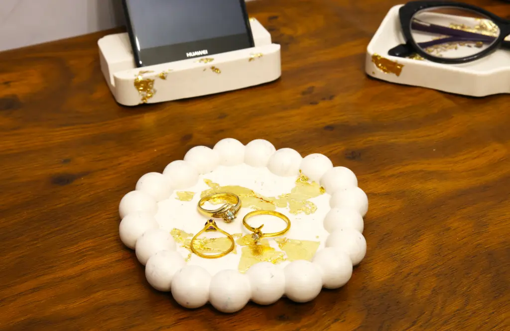 Vide Poche Pentagone Blanc/Or