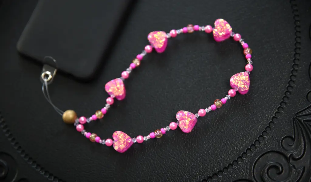 Chaîne Téléphone Coeur Rose